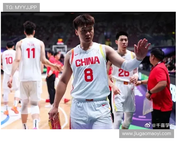 中国篮球队力克澳大利亚成功晋级世界杯四强 展现团队协作与拼搏精神