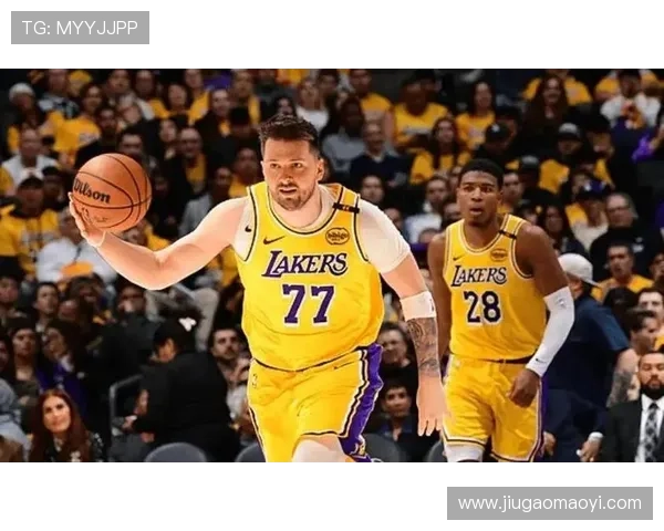 NBA最新动态:詹姆斯谈湖人新赛季目标 东契奇表现惊艳勇士迎战热门对手 NBA最新动态:詹姆斯谈湖人新赛季目标 东契奇表现惊艳勇士迎战热门对手