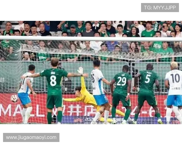 世界杯预选赛焦点战：中国队对阵日本队，生死之战决定出线命运